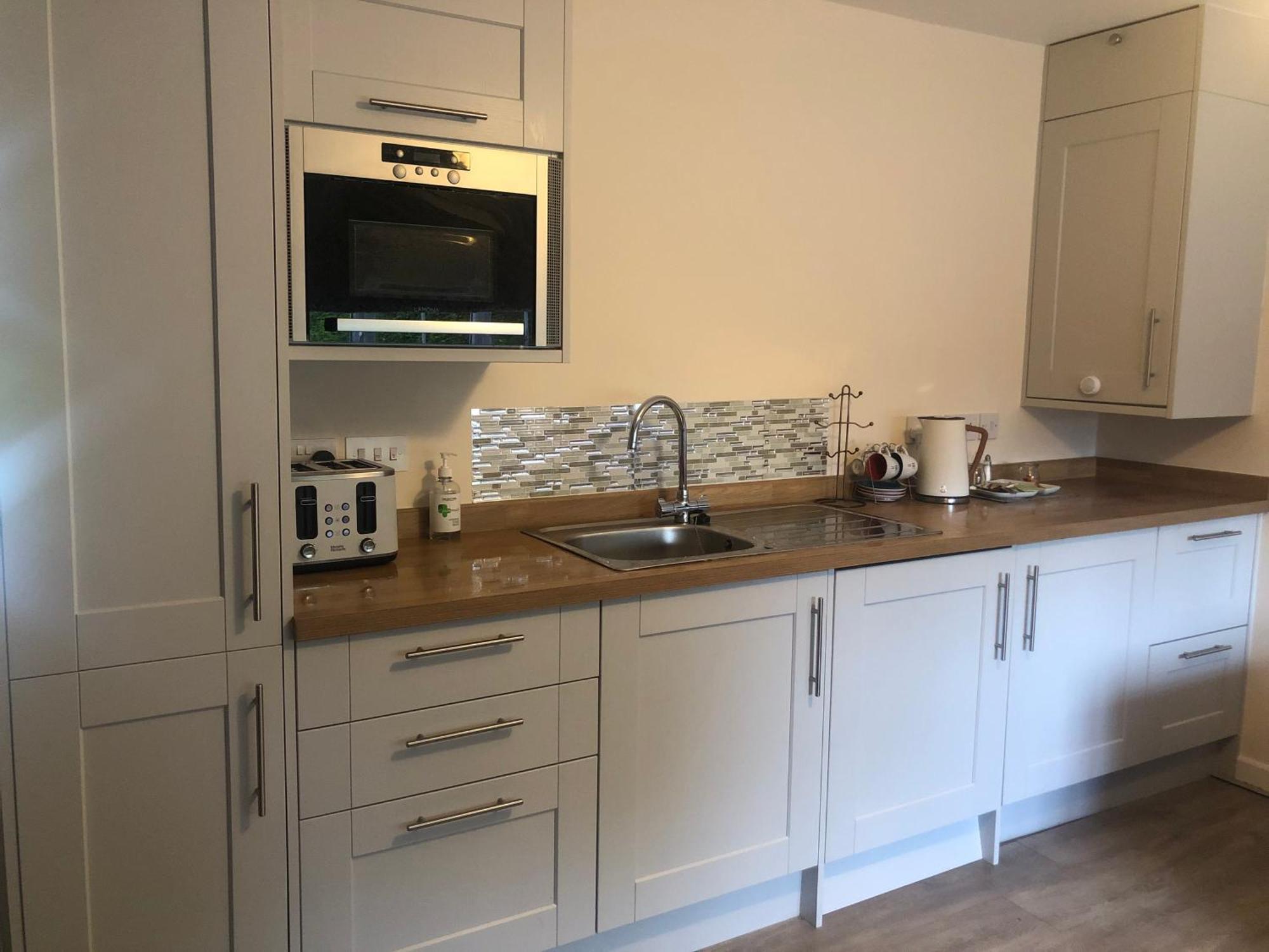 Entire Guest Suite With Gated Property Broad Blunsdon Εξωτερικό φωτογραφία